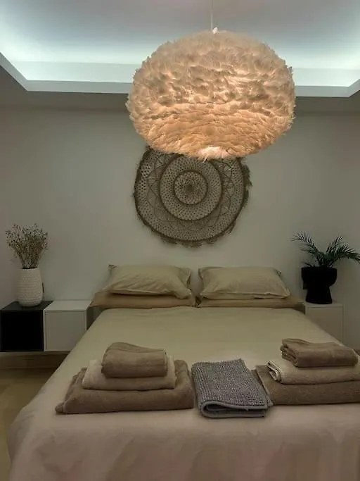 Modern 3 Bed With Pool Apartment Benahavis