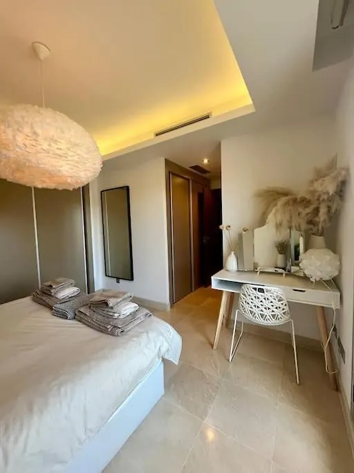 Modern 3 Bed With Pool Apartment Benahavis Spain