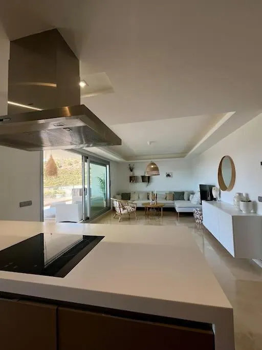 Modern 3 Bed With Pool Apartment Benahavis