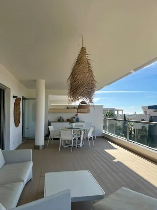Modern 3 Bed With Pool Apartment Benahavis
